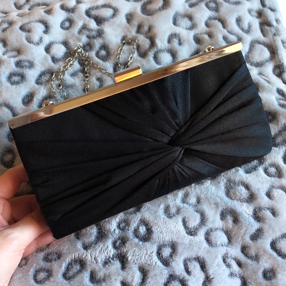 Black Clutch - Picture 2 of 7